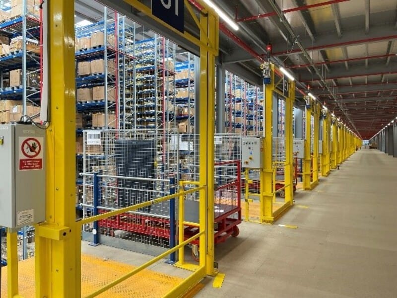 industries-warehouse-logistics-mezzanines-safety-gates